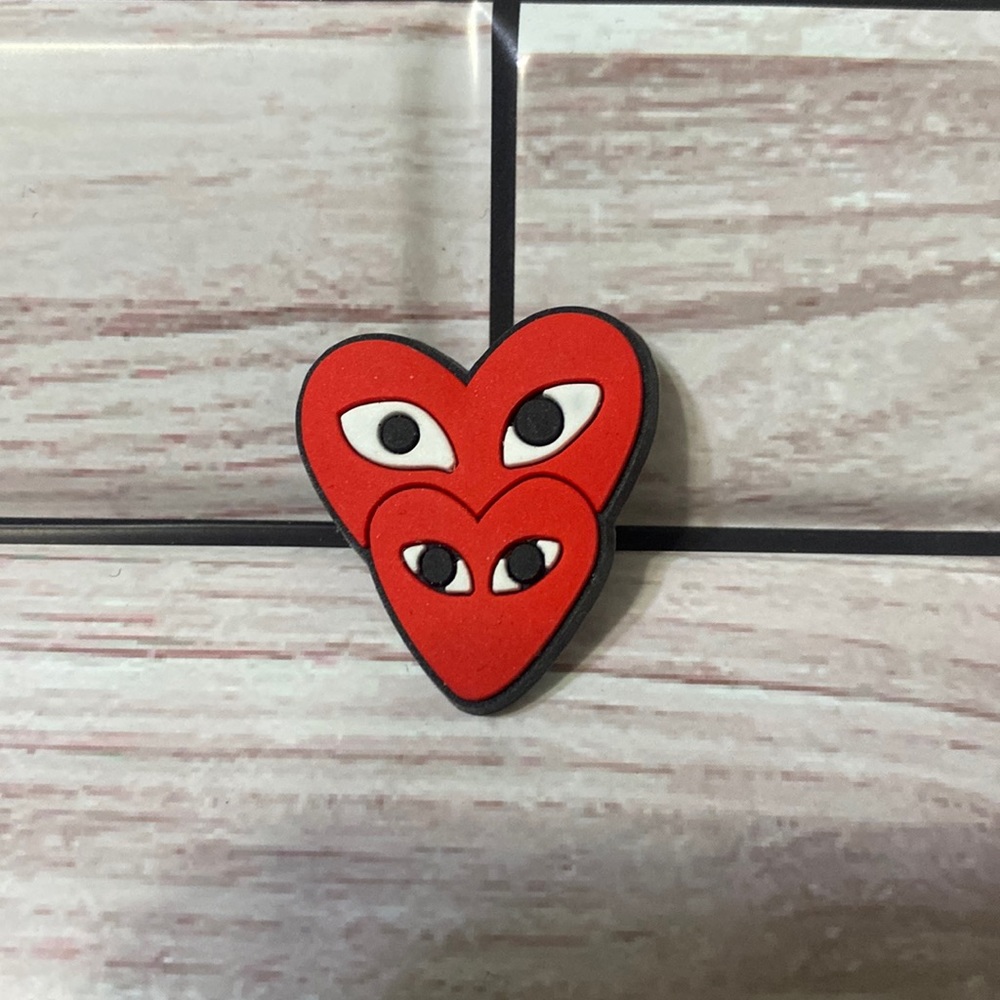 DOUBLE HEART CROC CHARM